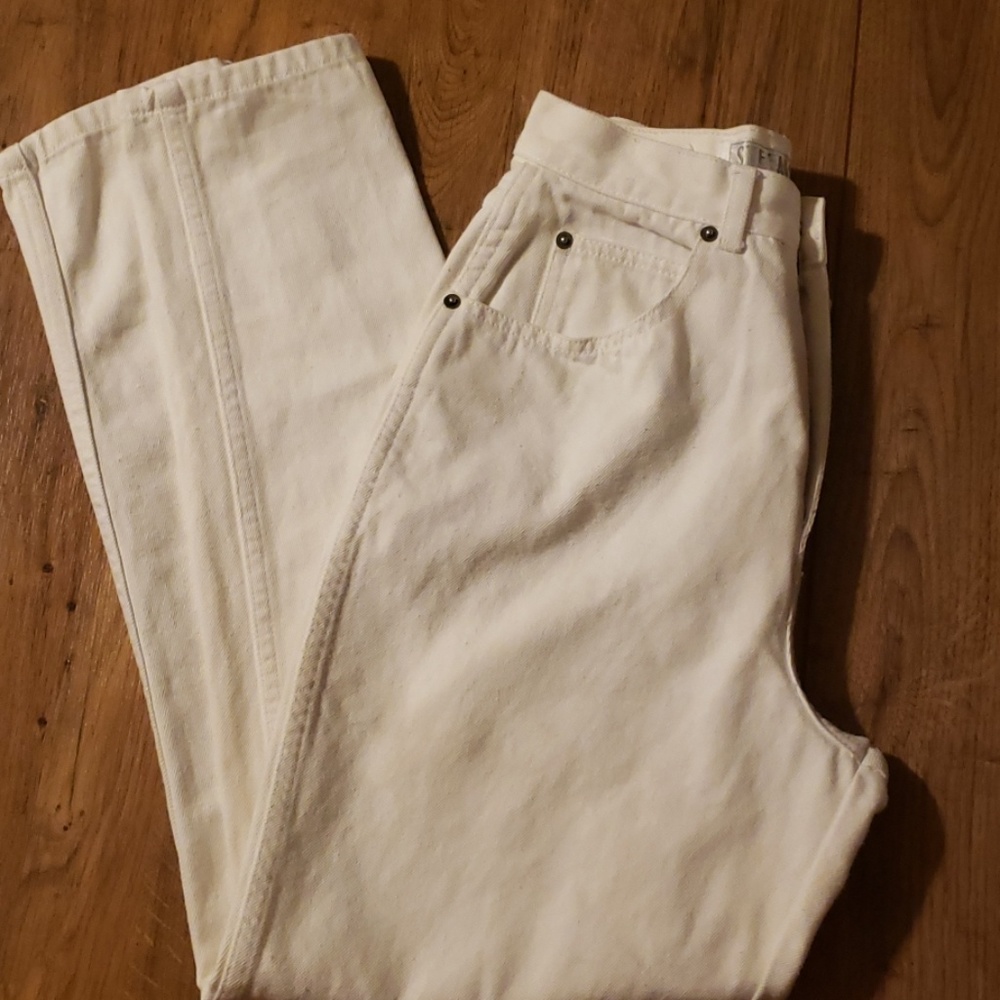 White vintage 80's mom jeans